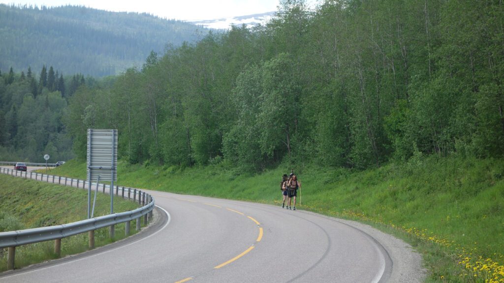 Fjellsko ble bytta til joggesko på Fauske, men Lars Olav og Sondre gleder seg til å ta av fra vegen igjen.