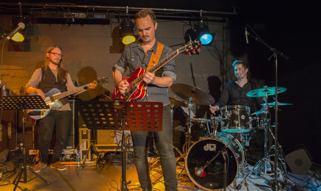 Jamsessionen ledet av Magnus Løkken Jacobsen ble godt tatt imot av publikum.