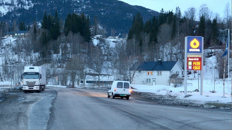 Kryssene i Korgen og gang- og sykkelveien mellom Bjerka og Finni henger i en tynn tråd.