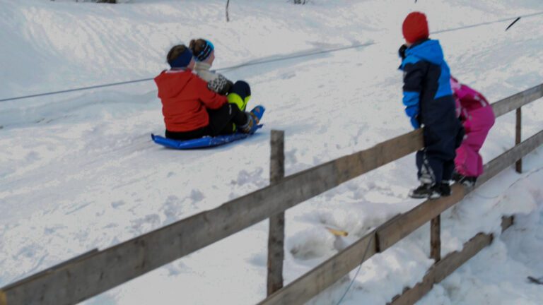 En alpinbakke uten skitrekk blir kanskje vel krevende. I Bleikvasslia tok de konsekvensene av bratt motbakke.