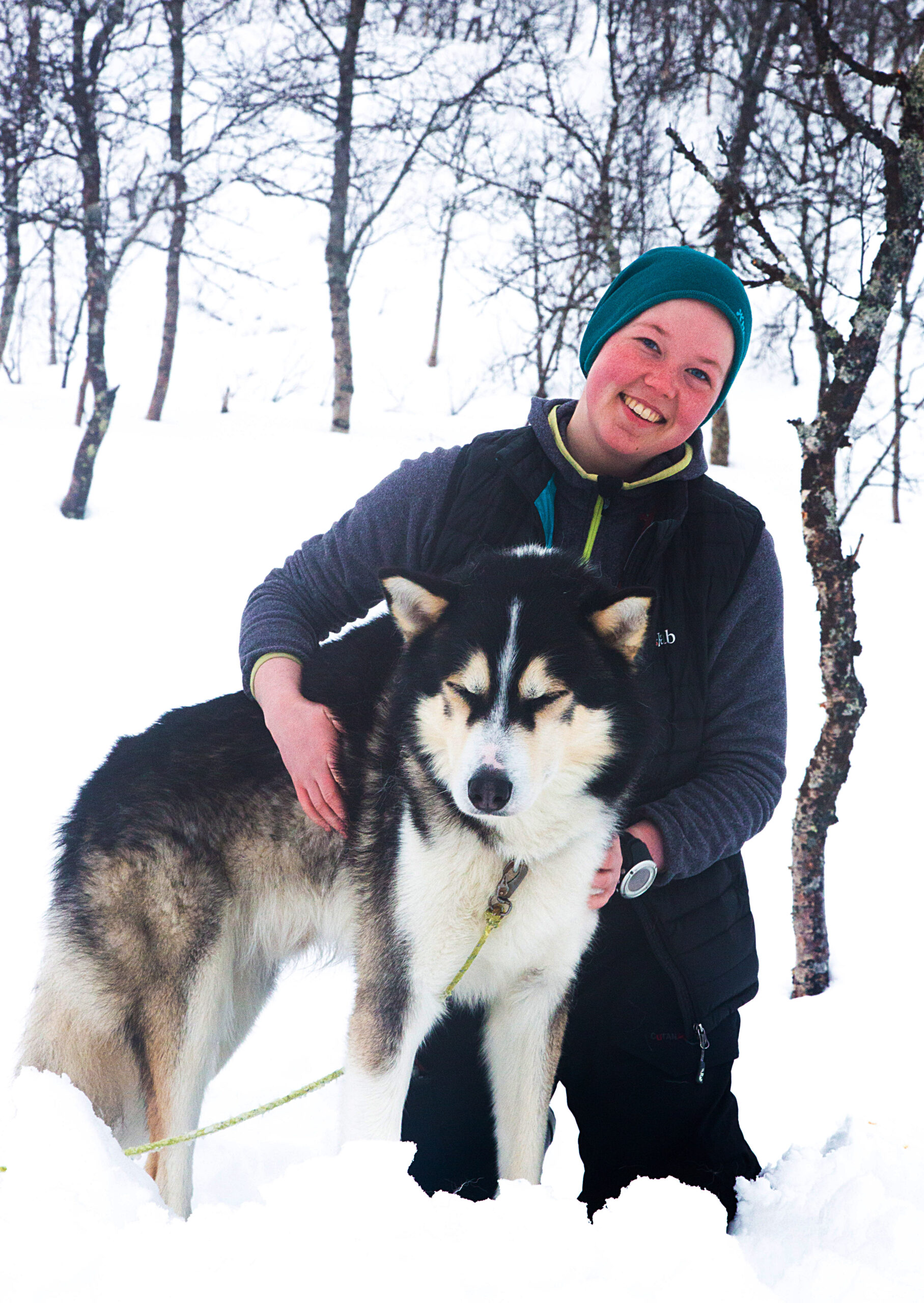 Både Anette Kyllingmo og turhund Marco, trivst ute i snøver