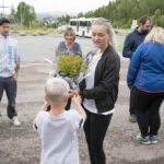 Mamma Kine Johansen med sønn Julian.