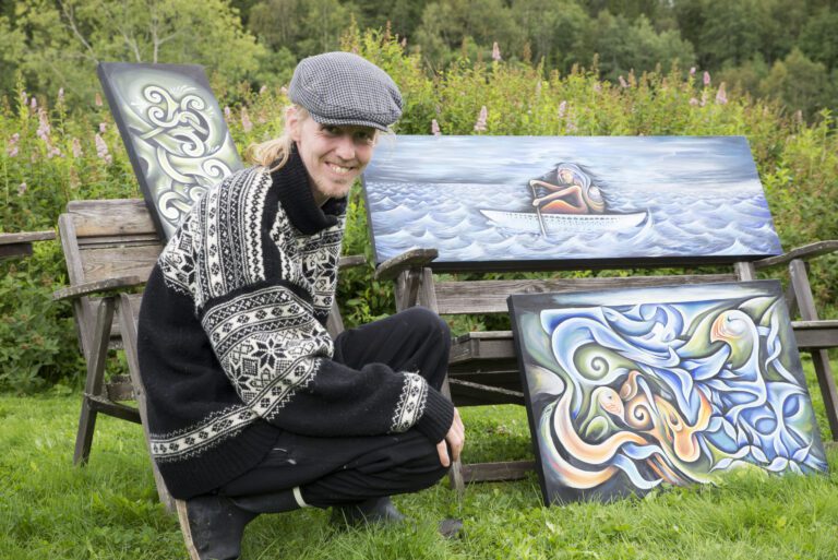 Magnus blir inspirert av naturen og liker å bruke sterke farger.