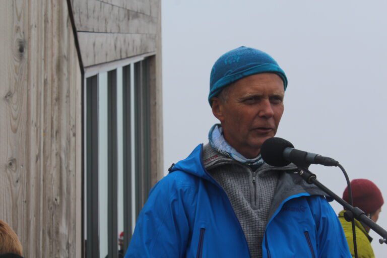 Svein Arne Brygfjeld under åningen av Rabothytta.