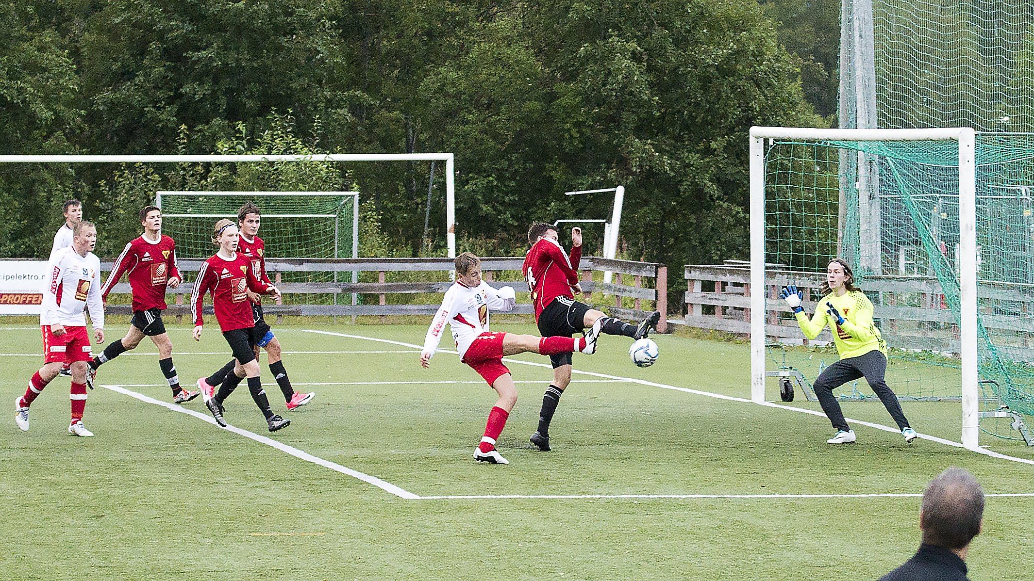 Selv om enkelte av Korgens spillere begynner å nærme seg godt voksen alder i fotballsammenheng dukker det stadig opp nye talent. I forrige hjemmekamp var et av få lyspunkt Mathias Moen som her scorer sitt aller første seniormål. Det kommer til å bli flere!