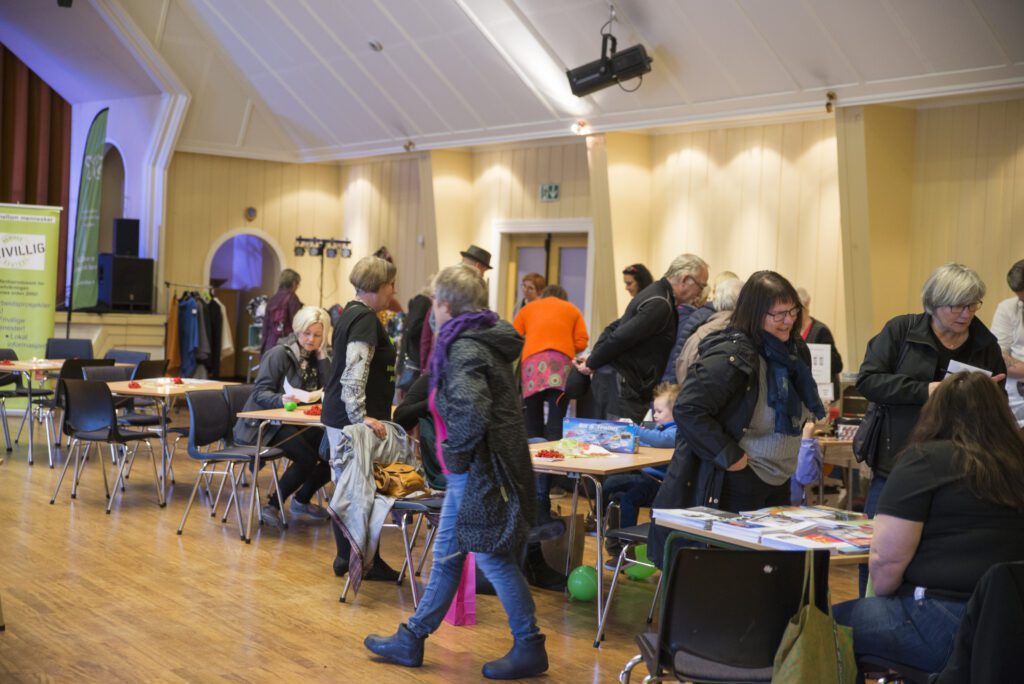 Gjennom dagen var det mange som besøkte Velværemessa, og allerede like etter åpining var det godt med folk inne i salen på samfunnshuset i Korgen.