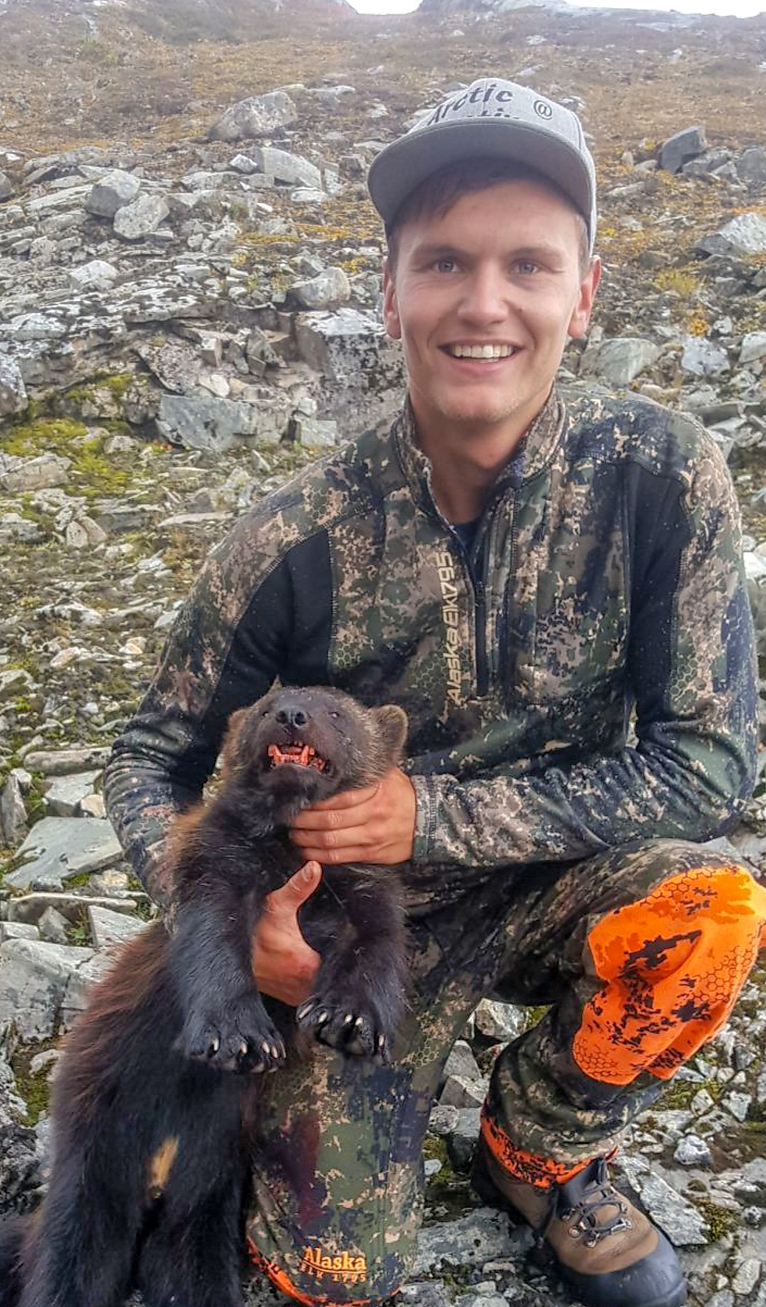 Tom Erik Øren er fornøyd med sin første jerv.