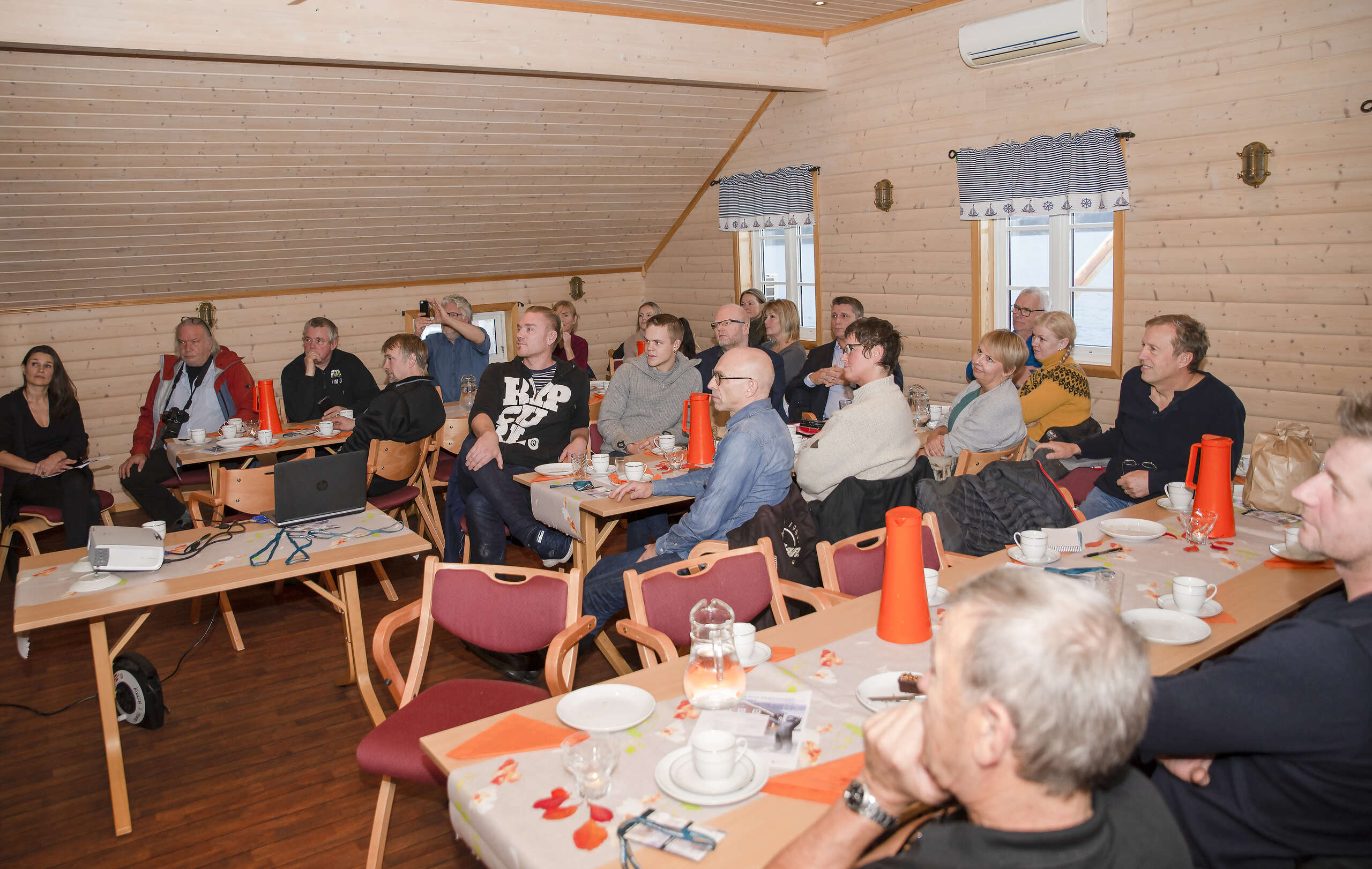 Næringslivet i Hemnes samles sjelden