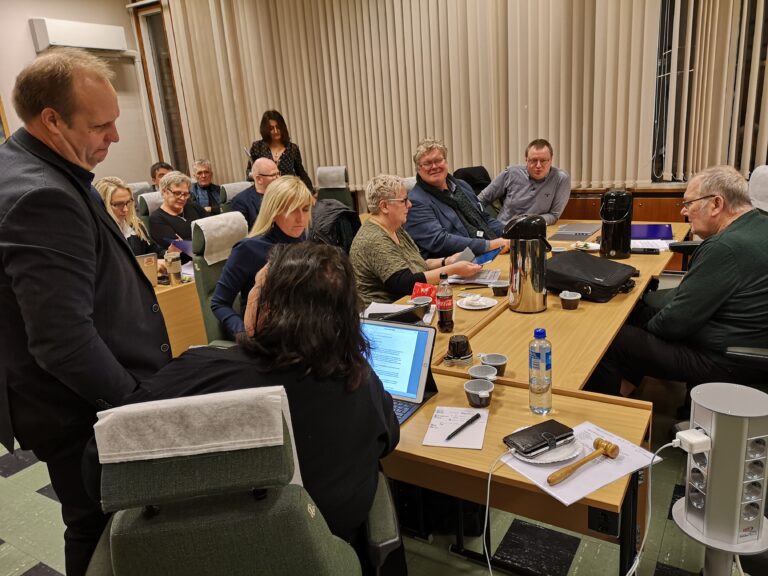 Det endte med full forsoning i formannskapet.