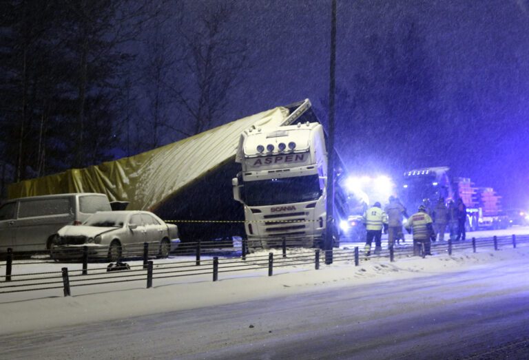 Vogntog som sperrer veibanen er blitt et vanlig syn på norske vinterveier.