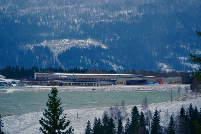 Her i industrilokalene til NCP skal miljøstolen S-1500 produseres.