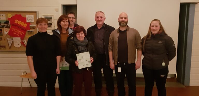 Disse fikk verdifull informasjon, fra venstre Trine Lise Skreslett, Synnøve Solhaug, Haldor Solhaug, Solfrid Kvitnes, Håkon Kvitnes, Geir Benden (HAF), Live Marie Skreslett.