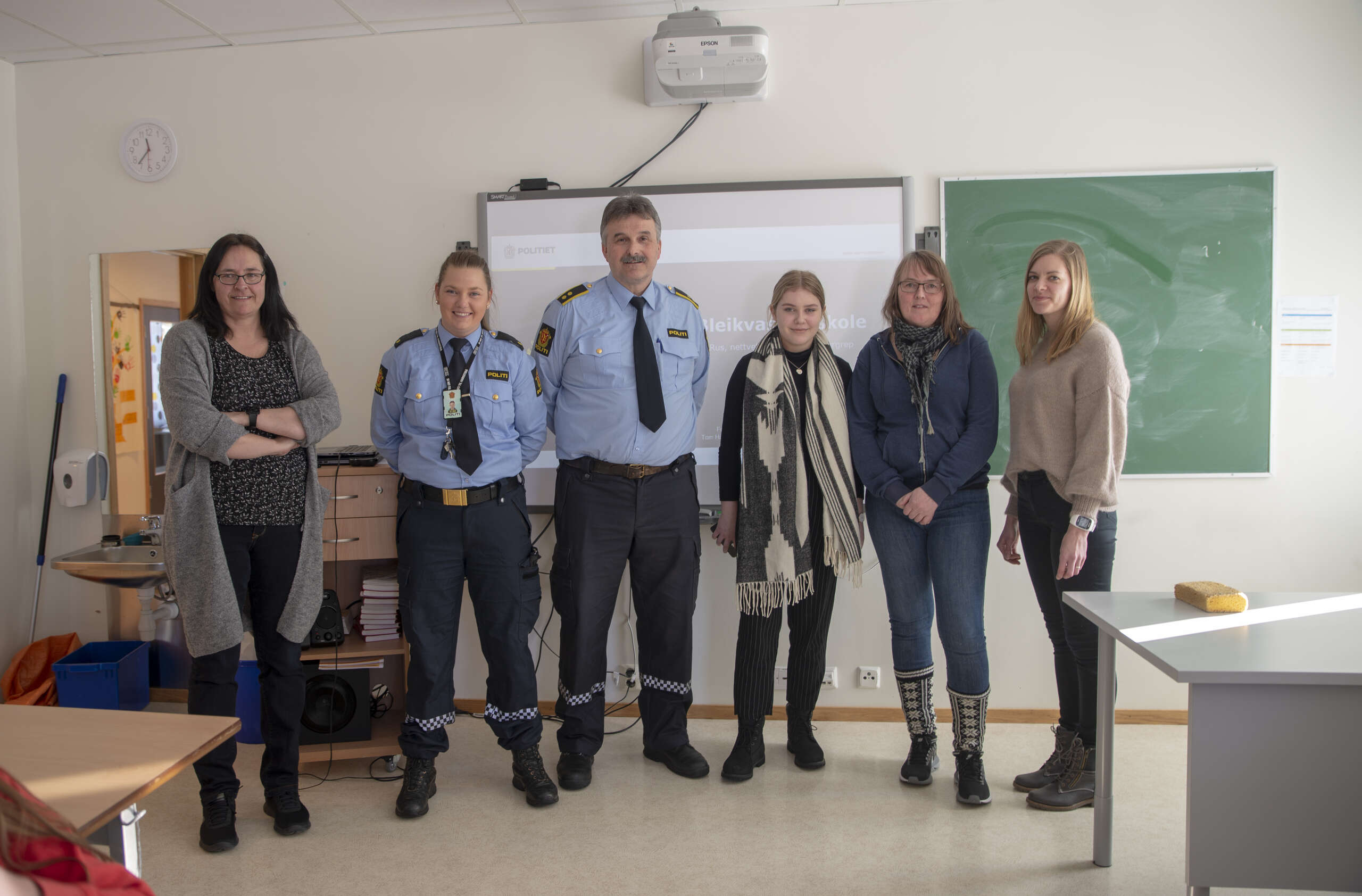 Fra v. Hanne Heggedal, Helle Øverli, Steinar Bergem, Tora Falkenhaug, Hilde Forsmo og Karoline Hatten.