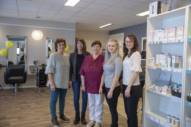 Fra v. Frigg Valla, Turid Mathisen Brendmo, Hilde Korsnes, Kine Johansen og Aina Olsen.