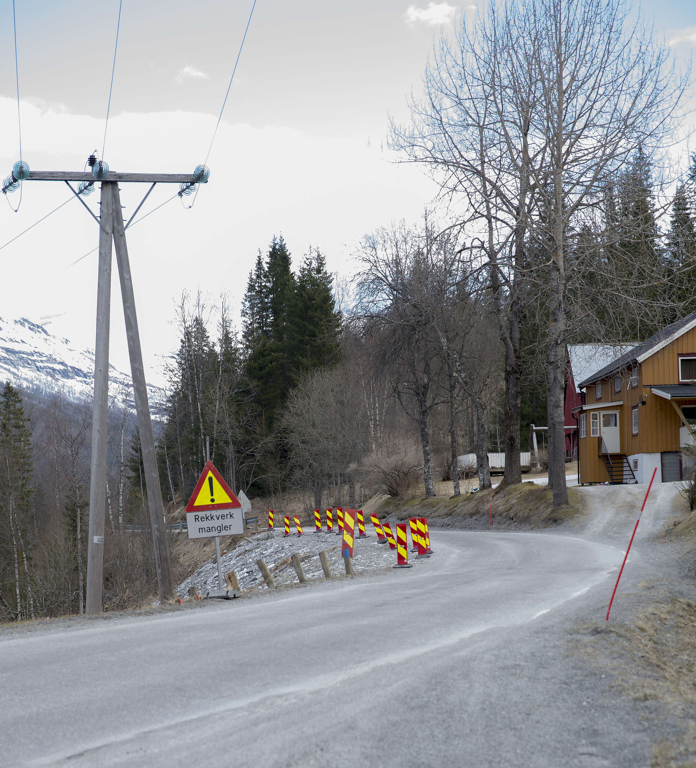 De siste årene har kommunen tatt tak i Leirskardalværingenes frustrasjoner, og en rekke endringer har skjedd. Det er imidlertid fortsatt en del som gjenstår.