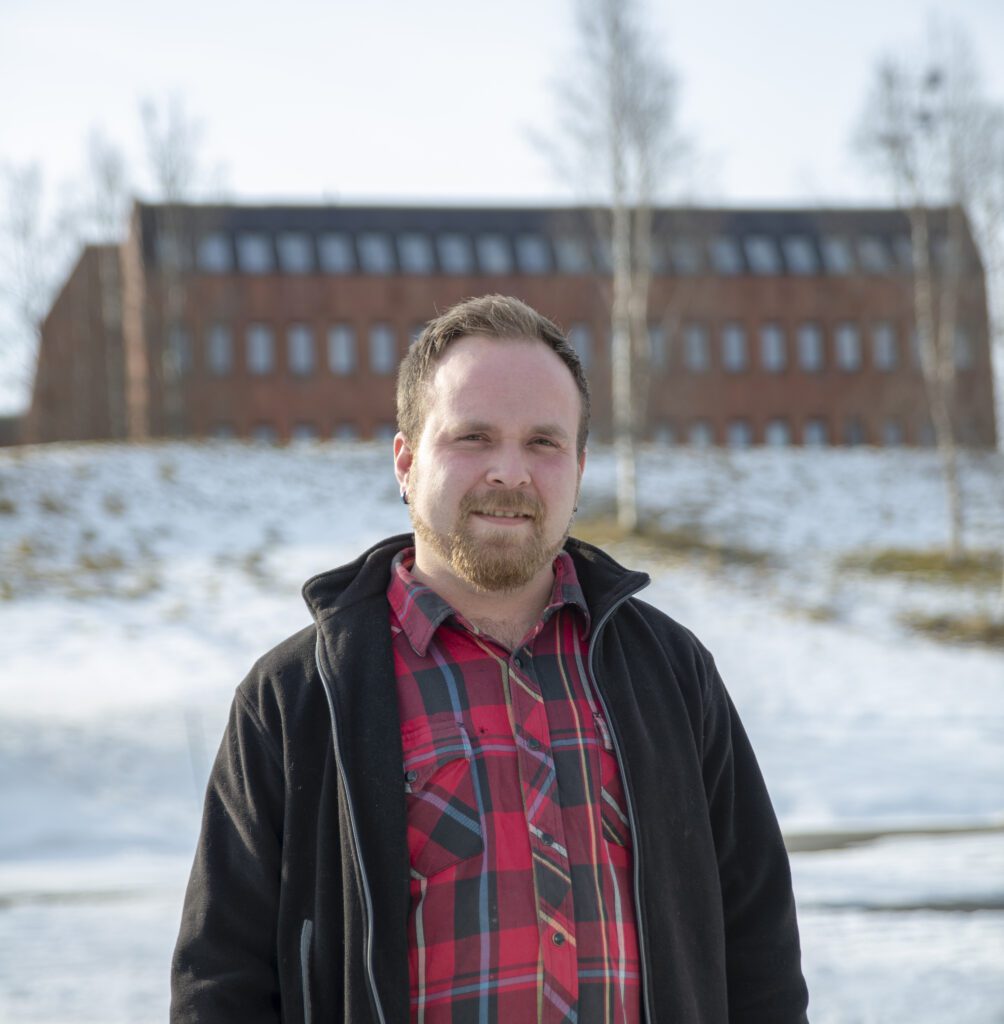 Petter Martinus Yksnøy topper lista fra Venstre. Trønderen har gjort bleikvassliværing av seg, og ønsker å ta med seg liberale verdier inn i hemnespolitikken.