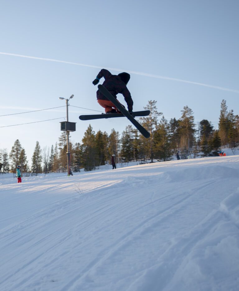 Alle triksene har antageligvis et navn, som dessverre er ukjent for journalisten.