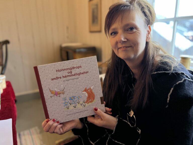 Marit Hammer Forø ga nylig ut sin andre barnebok, «Honningdrops og andre hemmeligheter», der reven Mikkel og bien Bea er sentrale figurer.