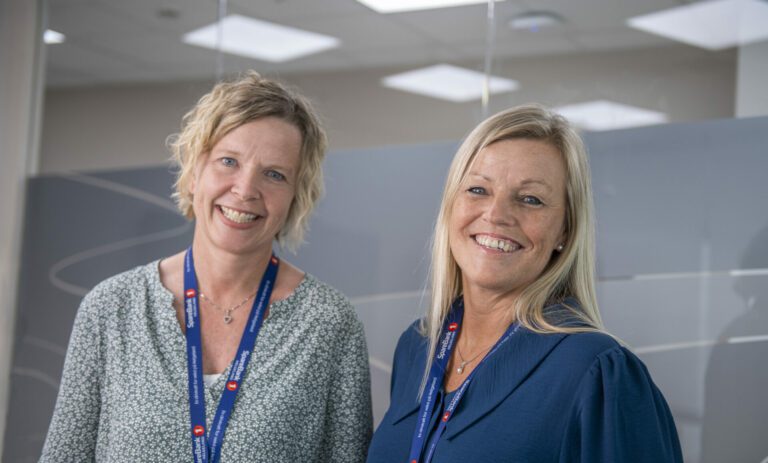 Finansdirektør Anne Ekroll og administrerende direktør Hanne Nordgaard i Sparebank1 Helgeland.