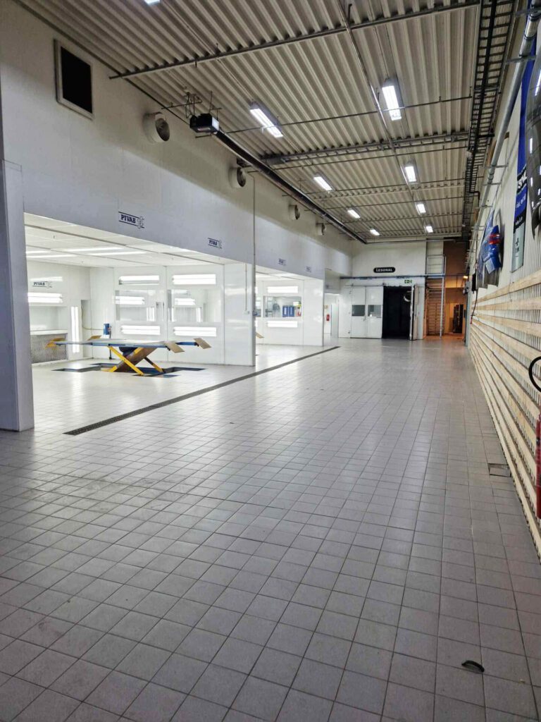 Innflyttingsklart. Verkstedlokalene på Bjerka er klare for å tas i bruk. FOTO: Helgeland Bilservice