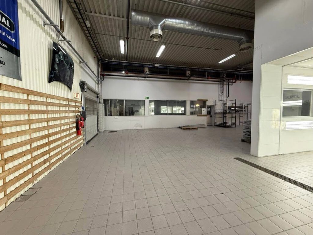 Innflyttingsklart. Verkstedlokalene på Bjerka er klare for å tas i bruk. FOTO: Helgeland Bilservice